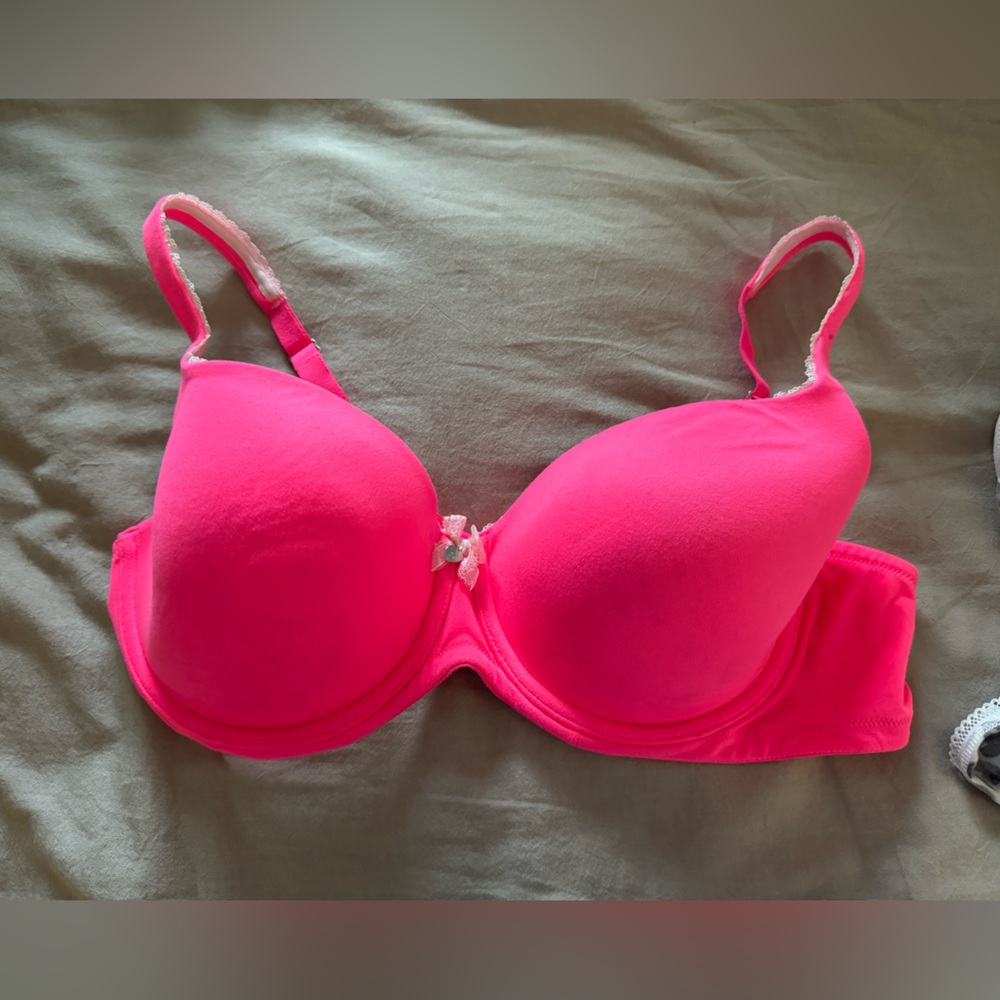 Victoria Secret Bra 38D